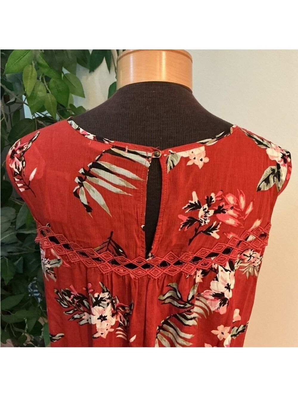 Women’s Maurices Sleeveless Tank Top with crochet details XXL NWT - Picture 9 of 15
